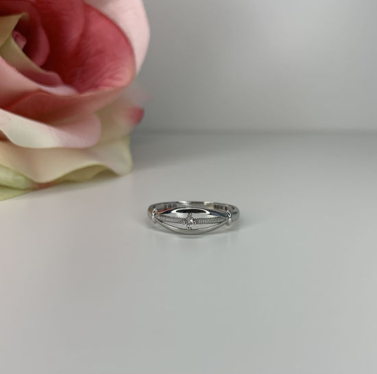 Image sur Bague en or blanc 10KT avec un diamant